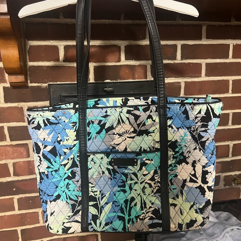 Vera Bradley tote bag